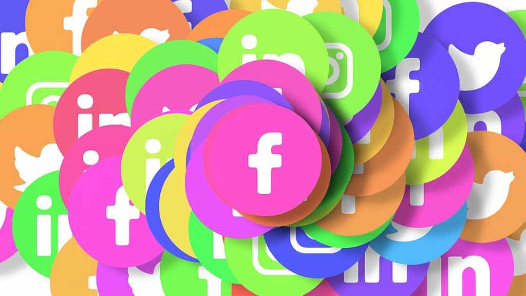 Multi-coloured Social Media Icons